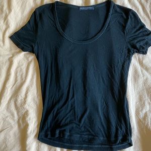 BRANDY MELVILLE CROPPED T SHIRT